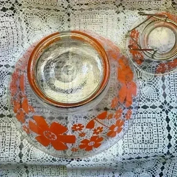 Mid-Century Atomic Daisy Flower Glass Chip & Dip Serving Bowl Set - Picture 8 of 16